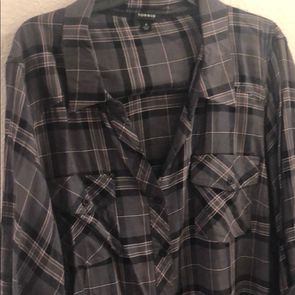Torrid Plaid Long Sleeved Shirt! Super Cute!